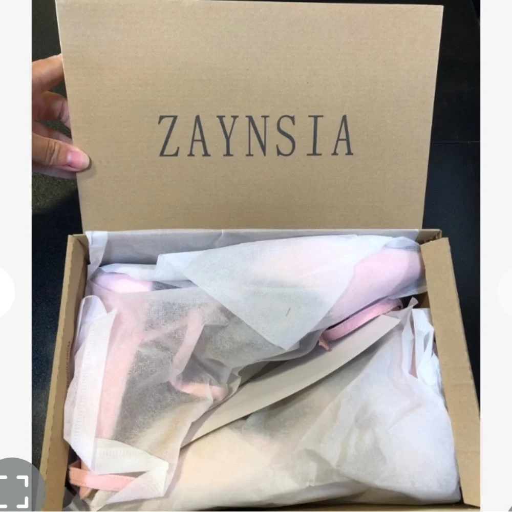Zaynsia Women’s Chunky‎ Heels Closed Pointed Toe Ankle Strap Shoes 11 Pink/Suede - Picture 2 of 2